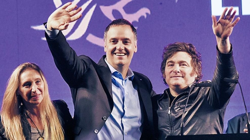 Milei ratifica a Manuel Adorni pese a la causa por enriquecimiento il&iacute;cito y lo defiende como garant&iacute;a de estabilidad interna en el Gobierno