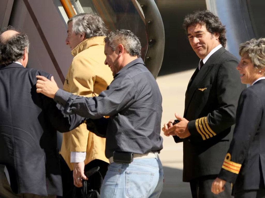La Causa Cuadernos sum&oacute; el testimonio de pilotos que revelaron vuelos sin pasajeros, valijas con candado y env&iacute;o de diarios a los Kirchner