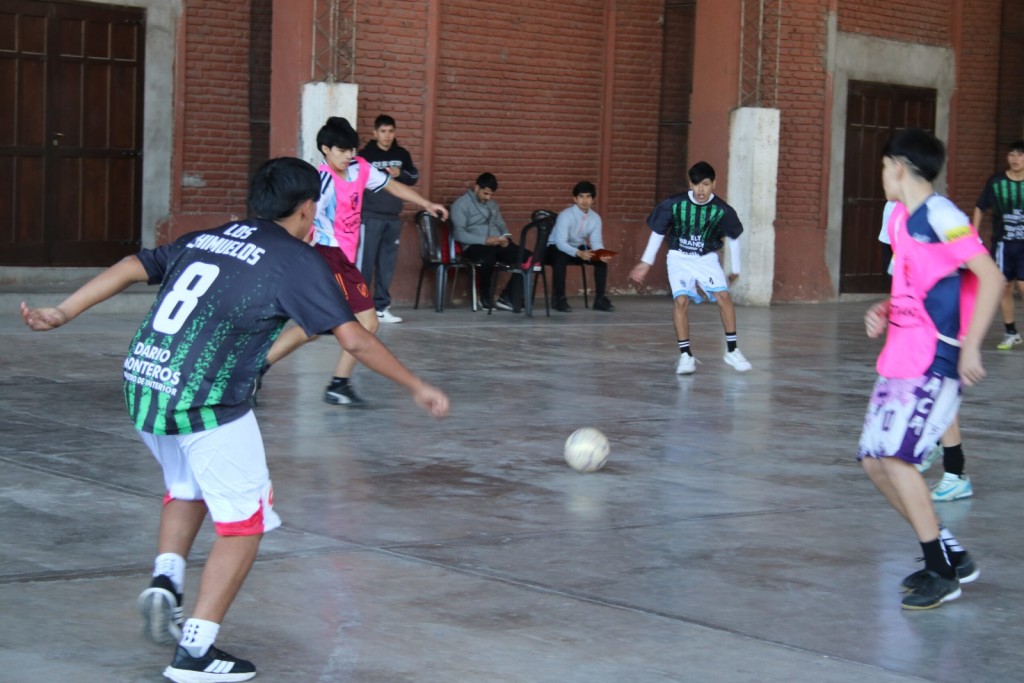 Banda del R&iacute;o Sal&iacute; recibi&oacute; el inicio de los Juegos Estudiantiles Tucumanos