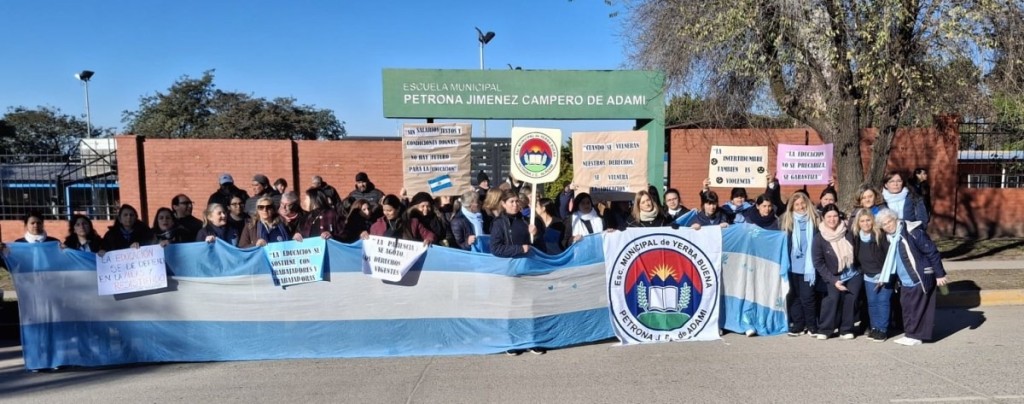 Paro docente en Yerba Buena: maestros de la Escuela Municipal iniciaron una huelga por tiempo indeterminado
