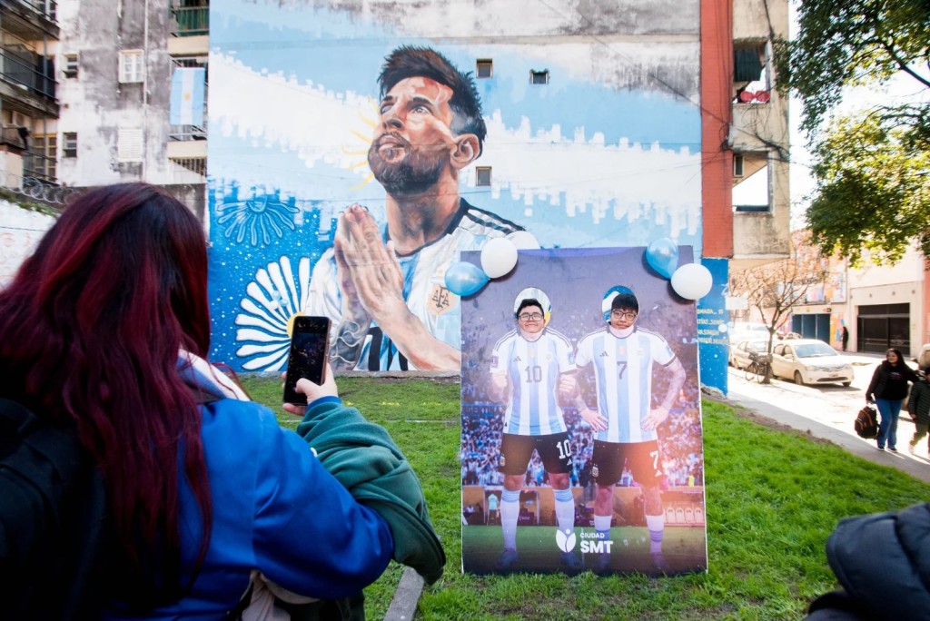 Lionel Messi ya tiene su mural en pleno centro de San Miguel de Tucum&aacute;n