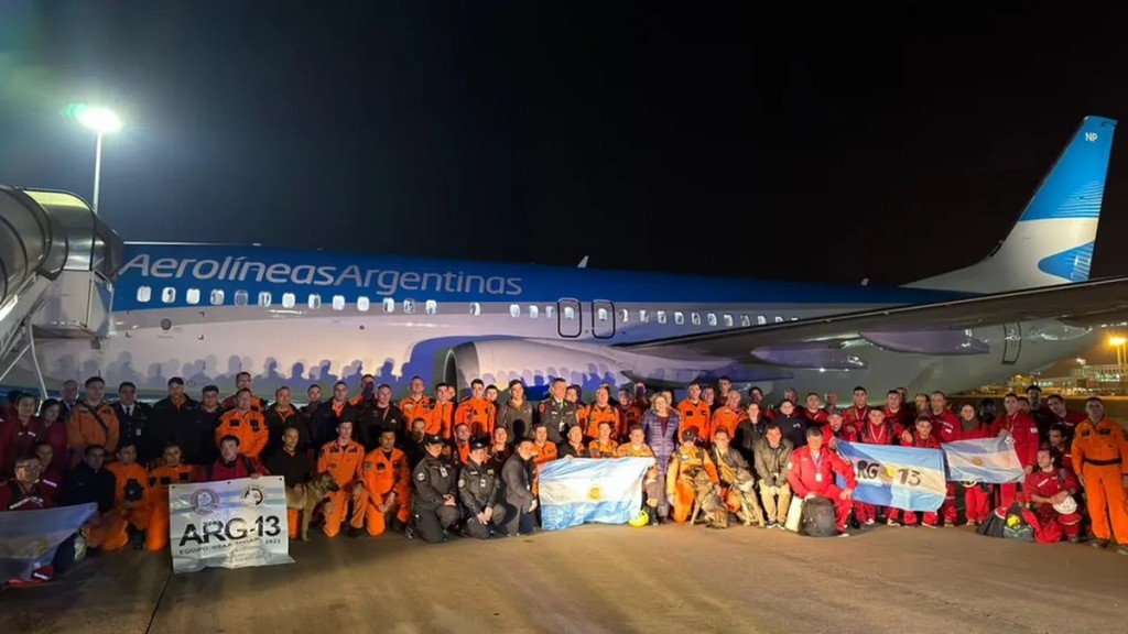 Aerol&iacute;neas Argentinas envi&oacute; a Venezuela un avi&oacute;n carguero y 75 brigadistas como ayuda humanitaria