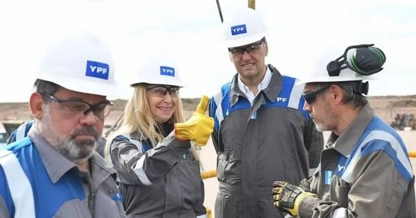 Adorni tambi&eacute;n renunciar&aacute; a su cargo de director en YPF y se desvincular&aacute; por completo del Estado