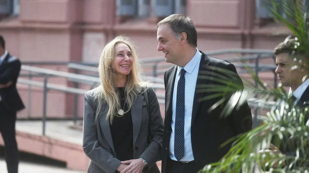 Karina Milei refuerza su rol pol&iacute;tico y convoca a todo el bloque libertario a la Rosada tras la salida de Adorni