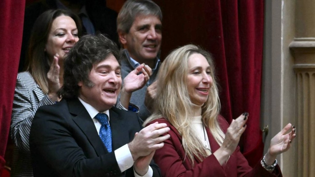 Javier y Karina Milei reunir&aacute;n a los legisladores de La Libertad Avanza para definir la nueva etapa del Gobierno