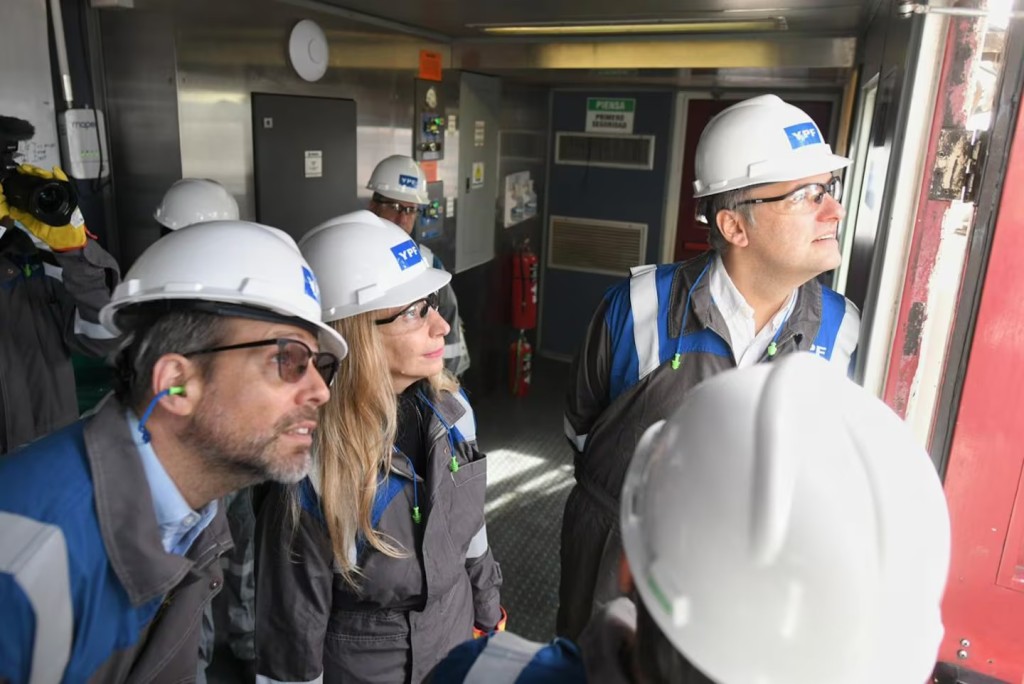 C&oacute;mo funciona el directorio de YPF y por qu&eacute; el Gobierno debe definir al reemplazante de Manuel Adorni