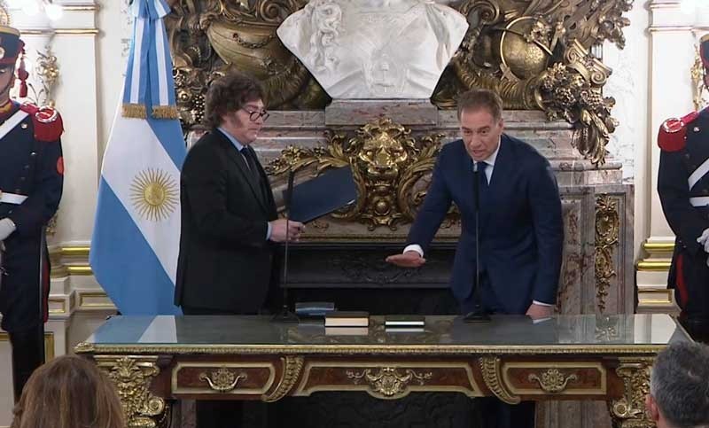 Javier Milei puso en funciones a Diego Santilli como nuevo jefe de Gabinete