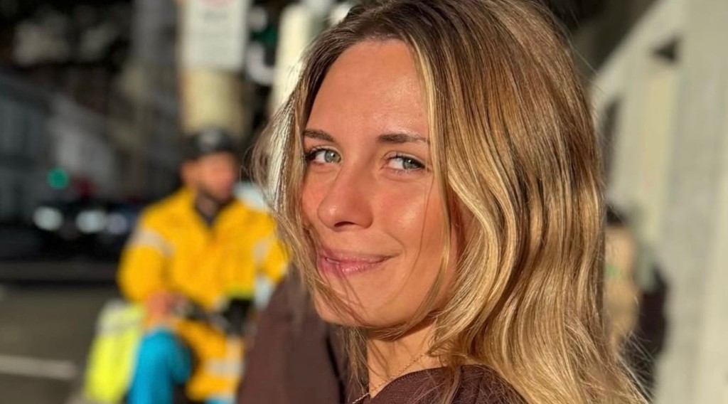 De Tucum&aacute;n a Australia, sin escalas: Agostina Ferroni, la joven que colg&oacute; el t&iacute;tulo de Psicolog&iacute;a para sanar a trav&eacute;s de la poes&iacute;a