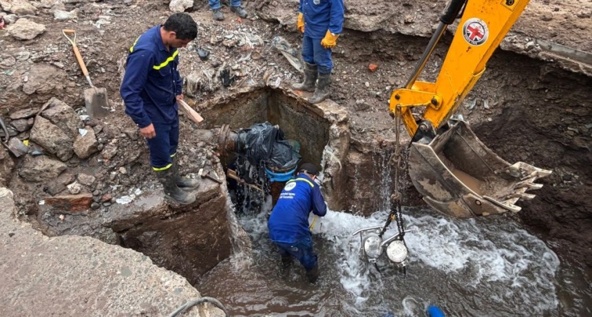El acueducto El Cadillal presenta una fuga dif&iacute;cil de reparar y podr&iacute;a dejar sin agua a varios barrios de la capital