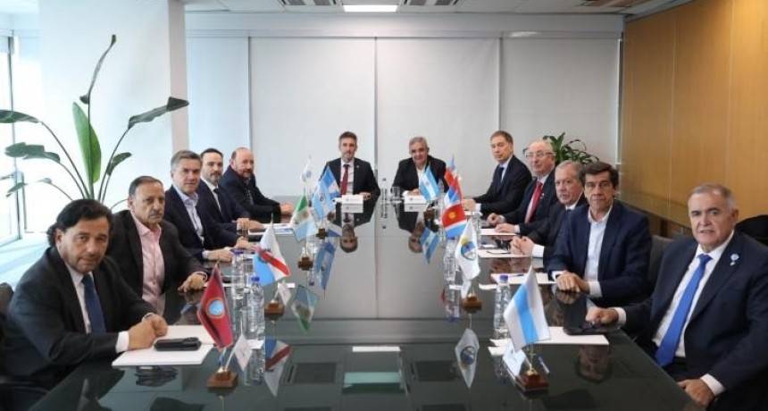 Jaldo y los gobernadores del Norte Grande reclamaron a Santilli obras de gas, rutas y una compensaci&oacute;n el&eacute;ctrica para la regi&oacute;n