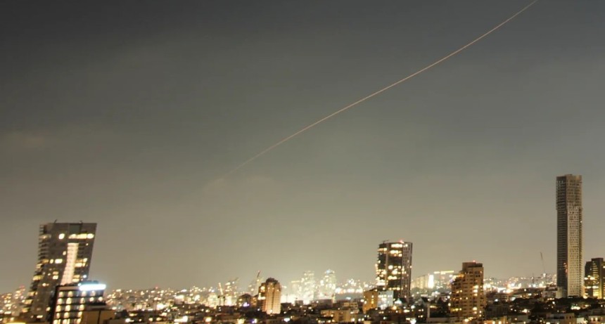 Ir&aacute;n e Israel intercambian ataques directos con misiles y bombardeos en escalada