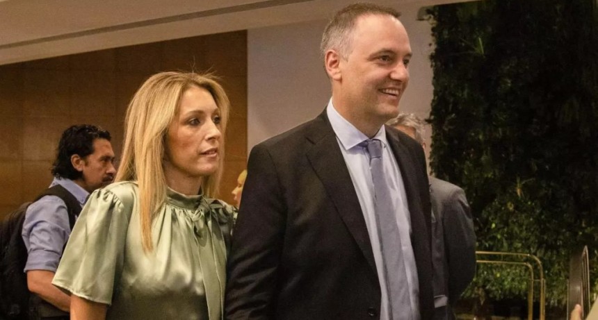 Manuel Adorni y su esposa se acogieron al r&eacute;gimen simplificado de Ganancias mientras la Justicia investiga su patrimonio