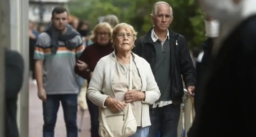 Jubilaciones m&iacute;nimas superar&aacute;n los $411.000 en julio tras un incremento del 2,15% por la inflaci&oacute;n de mayo