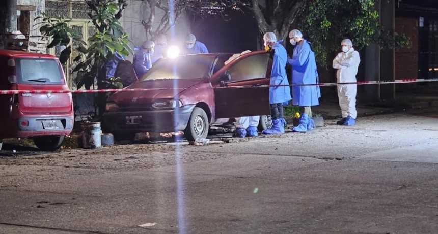 Hallan el cuerpo calcinado de una mujer dentro de un autom&oacute;vil en San Miguel de Tucum&aacute;n: investigan un homicidio