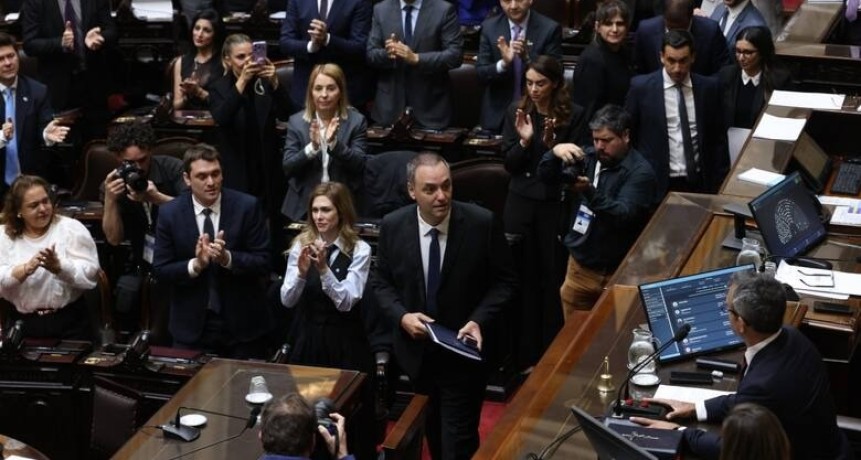 Por primera vez desde 1994, el Congreso podr&iacute;a aplicar la moci&oacute;n de censura contra un jefe de Gabinete: Manuel Adorni en la mira de la oposici&oacute;n