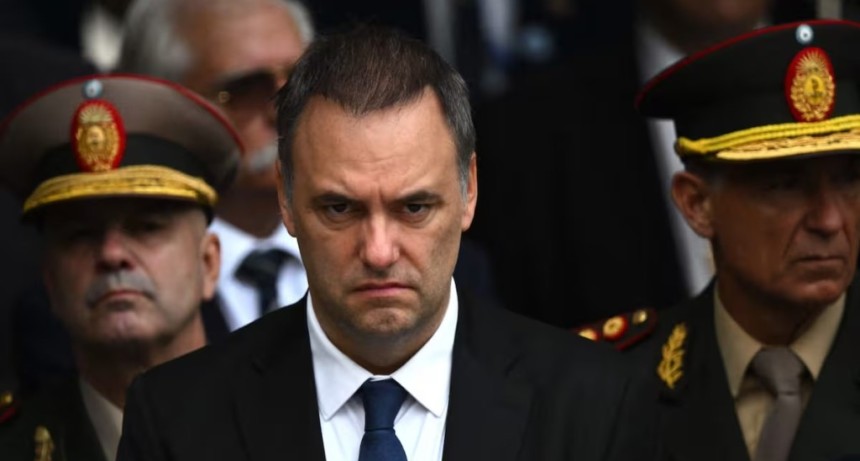 El repudio digital a Manuel Adorni se consolida: el 84,5% de las menciones en redes son negativas y crece la exigencia de renuncia