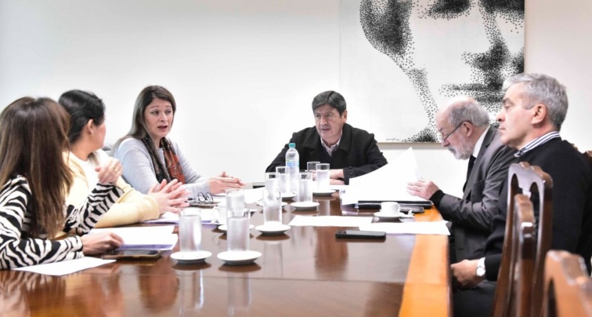 Legislatura: la Comisi&oacute;n de Educaci&oacute;n dio dictamen favorable a 13 proyectos, entre ellos la modificaci&oacute;n del Estatuto Docente