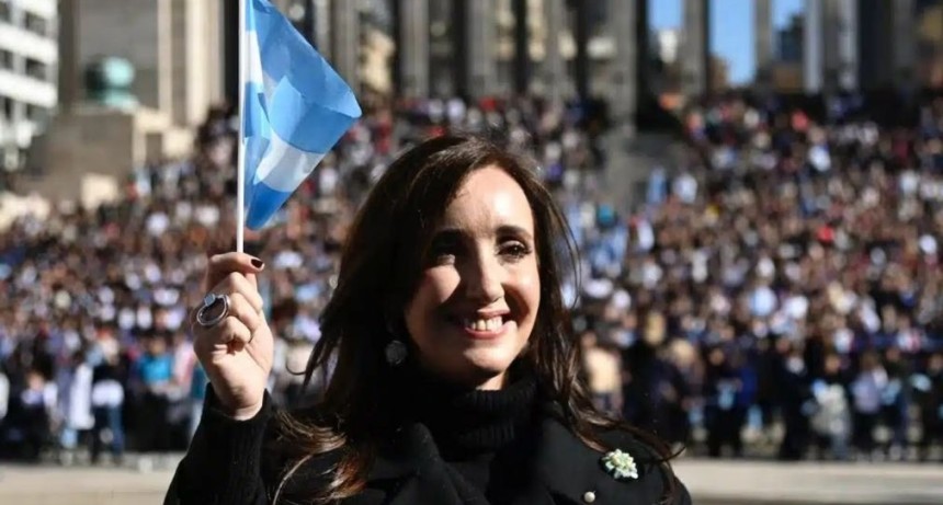 Victoria Villarruel carg&oacute; contra Manuel Adorni en el D&iacute;a de la Bandera y profundiz&oacute; la ruptura con el Gobierno