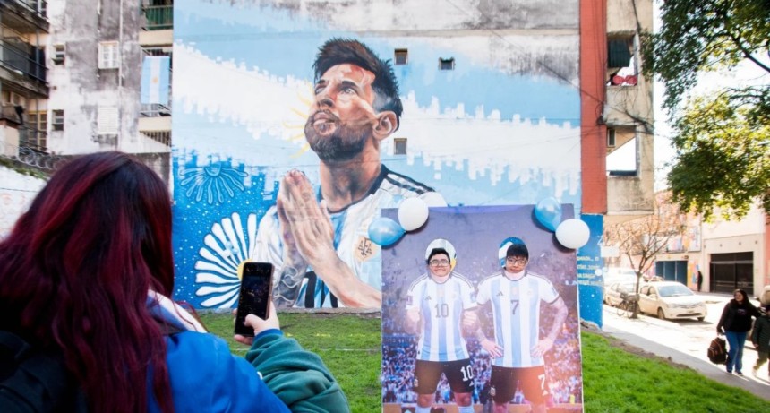 Lionel Messi ya tiene su mural en pleno centro de San Miguel de Tucum&aacute;n
