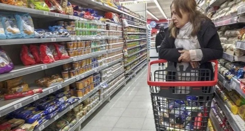 Cu&aacute;nto cuesta llenar el changuito en Tucum&aacute;n: el gasto mensual supera los $911.000