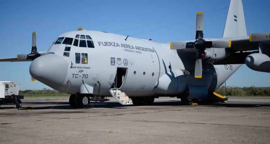 Argentina env&iacute;a a Venezuela un avi&oacute;n con 26 militares y prepara un segundo vuelo con hospital de campa&ntilde;a