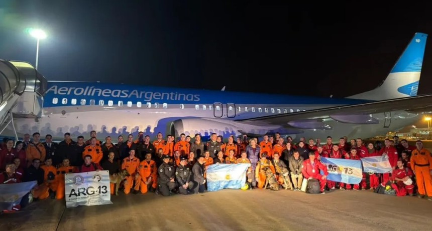 Aerol&iacute;neas Argentinas envi&oacute; a Venezuela un avi&oacute;n carguero y 75 brigadistas como ayuda humanitaria