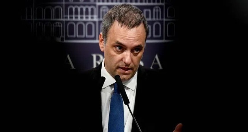Manuel Adorni renunci&oacute; a la Jefatura de Gabinete tras tres meses de denuncias por enriquecimiento il&iacute;cito: &ldquo;No puedo seguir exponiendo a mi familia&rdquo;
