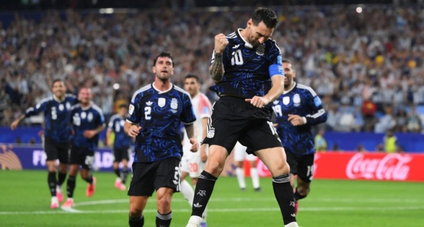 El r&eacute;cord mundialista de Messi tras su tiro libre a Jordania y el posteo para los hinchas