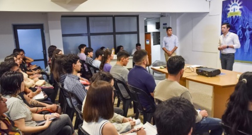 La Municipalidad dicta un taller gratuito para aprender a invertir en el mercado de capitales