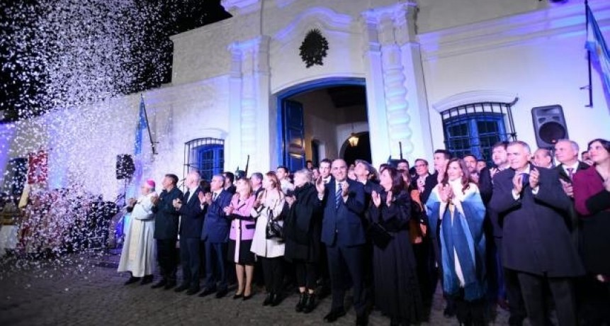 Autoridades provinciales y municipales celebraron el 207º aniversario de la Independencia en Casa Histórica