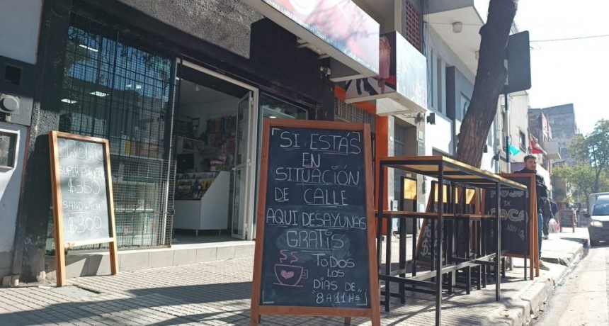 Desayunos gratis: "Seamos más humanos, cuando uno empieza a ayudar a otro se siente bien"