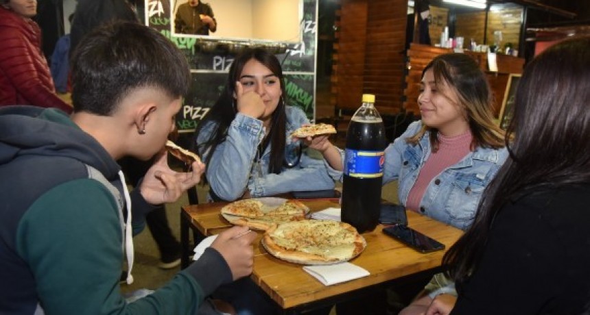 La Feria Gourmet tendrá una edición especial por el Día del Amigo en el parque Avellaneda