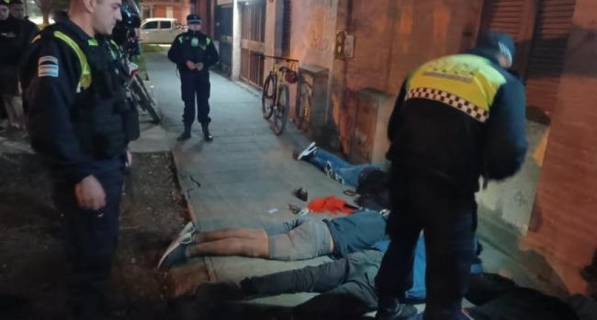 Atrapan a cuatro menores tras asaltar a clientes de una pollería