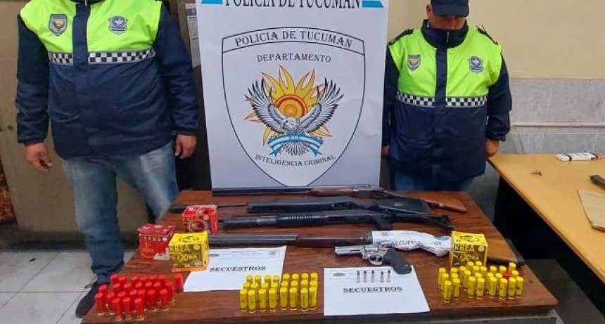 Secuestran armas de fuego en tres viviendas