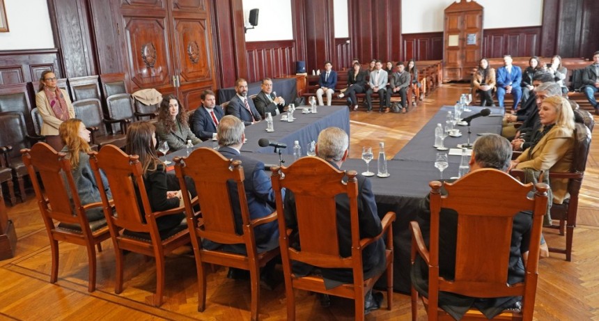 La Corte firmó un nuevo convenio con la Facultad de Derecho de la UNT que permitirá a los estudiantes realizar prácticas de litigios orales en salas de audiencia reales