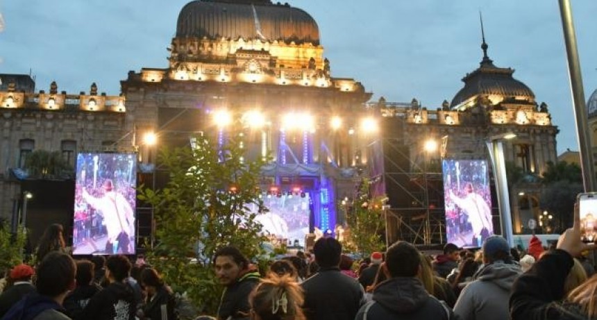 Hoy continúa la fiesta de la Independencia en la explanada de Casa de Gobierno
