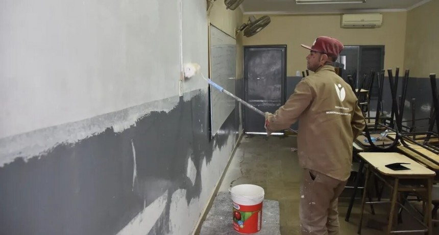 Acondicionan las escuelas municipales para el regreso a clases tras el receso invernal