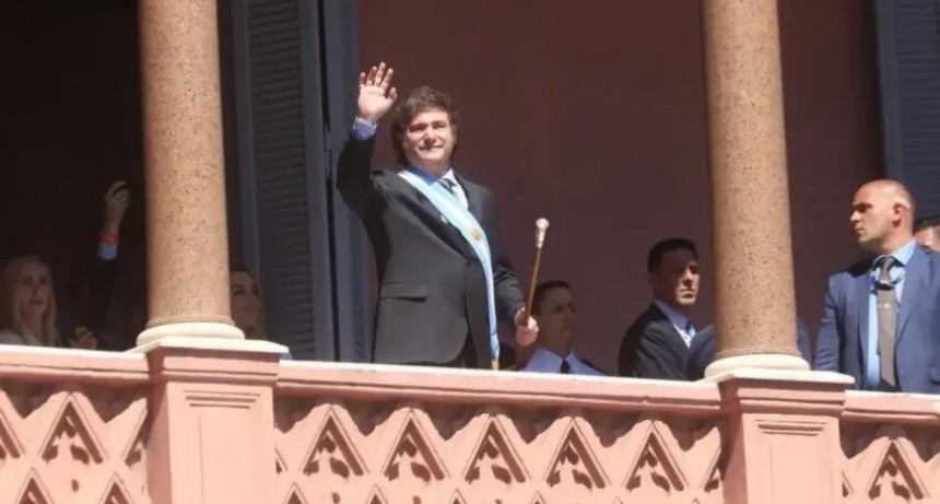 Milei invitó a la Scaloneta a celebrar en el balcón de Casa Rosada