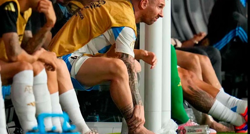 Messi sufrió una lesión ligamentaria en el tobillo derecho