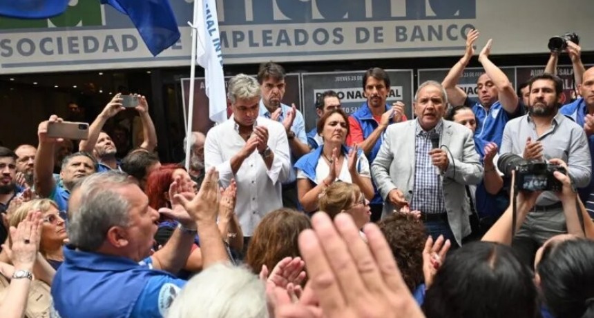 Los Bancarios lograron otro aumento: a cuánto se va el básico
