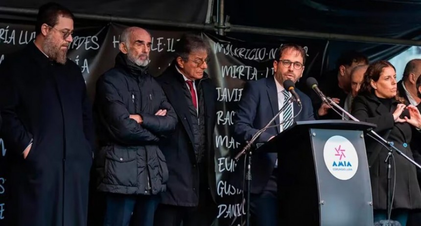 El presidente de AMIA reclamó que la causa por el atentado sea una “cuestión de Estado”