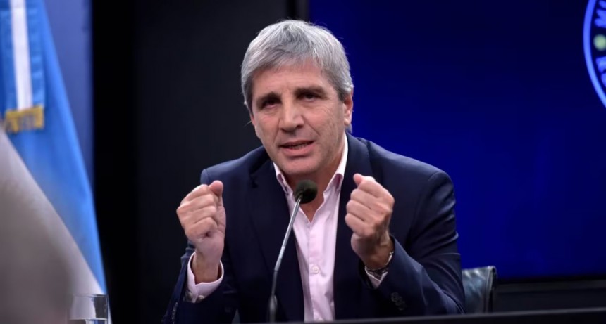 Caputo: “La gente va a tener que vender dólares para pagar impuestos y el peso va a ser la moneda fuerte”