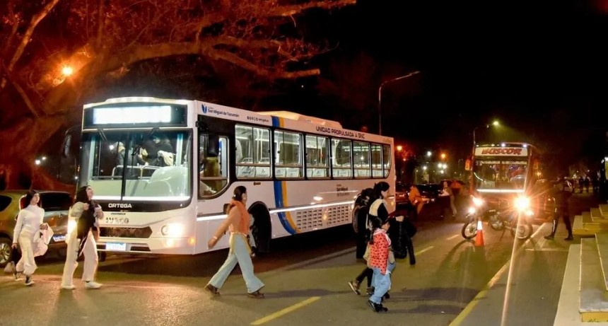 Llega la tercera edición del Bus Turístico nocturno