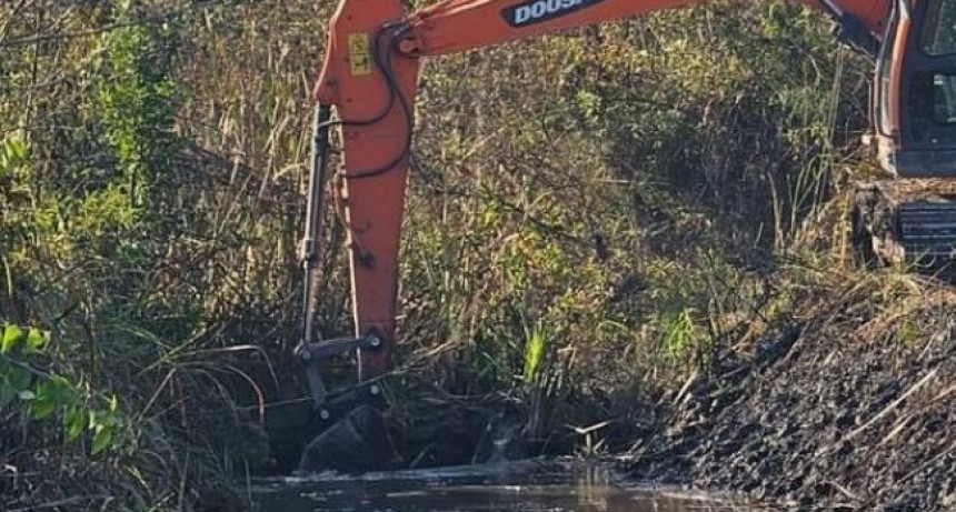 Recuperan canales de desagües en la cuenca productiva Balderrama