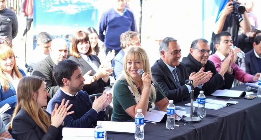 El gabinete municipal se instaló en la Costanera para escuchar a los vecinos y planificar respuestas