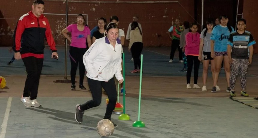 Ya funciona  la Escuela de Fútbol Femenino en el Complejo Ledesma