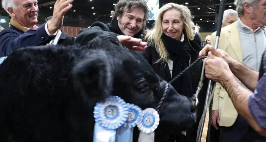 Milei regresa al país y se prepara para participar en la exposición de La Rural