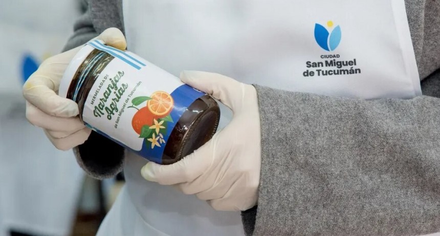 Enseñan a elaborar mermelada de naranja agria en los CIC municipales