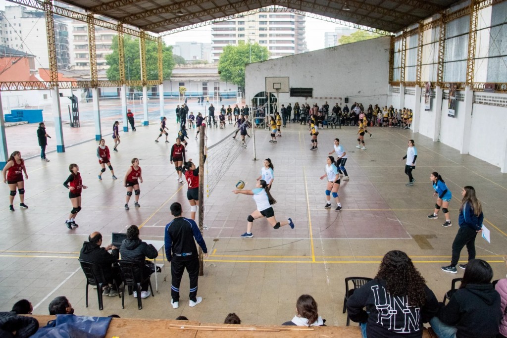 El vóley femenino del Complejo Ledesma vuelve a brillar