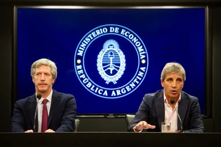 El Gobierno lanza licitación urgente para absorber $5 billones